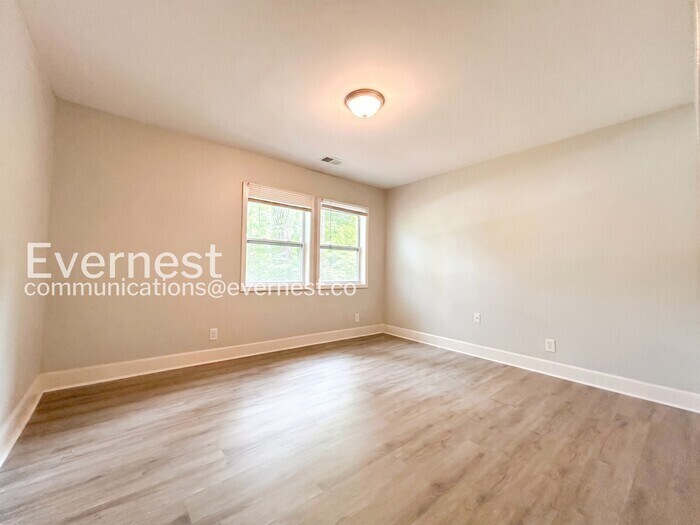 Building Photo - 438 Lanier St NW