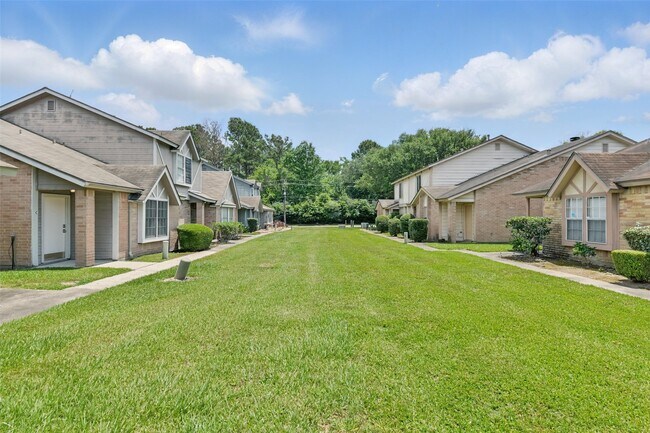 Building Photo - 2079 Country Village Blvd