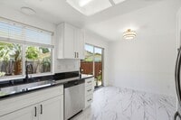 Building Photo - Remodeled 2 Bed, 2 Bath Townhouse in Petaluma's Morningstar Community