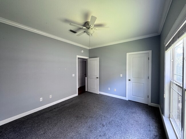 Building Photo - 214 Southern Winds Dr