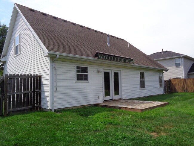 Building Photo - 4008 Meadow View Dr