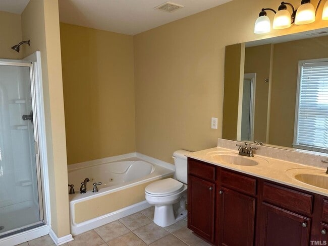 Building Photo - 213 Bikram Dr