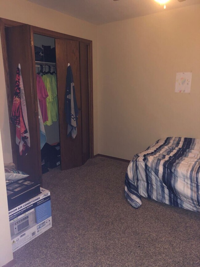 Building Photo - 1500 W Pershing St