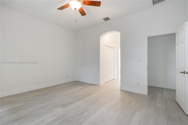 Building Photo - 4413 W Whitewater Ave