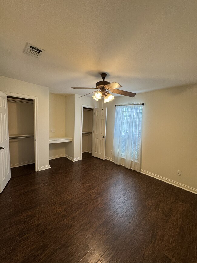 Building Photo - 6808 Cameron Ln