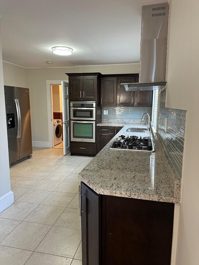 Building Photo - 78 Harriet St