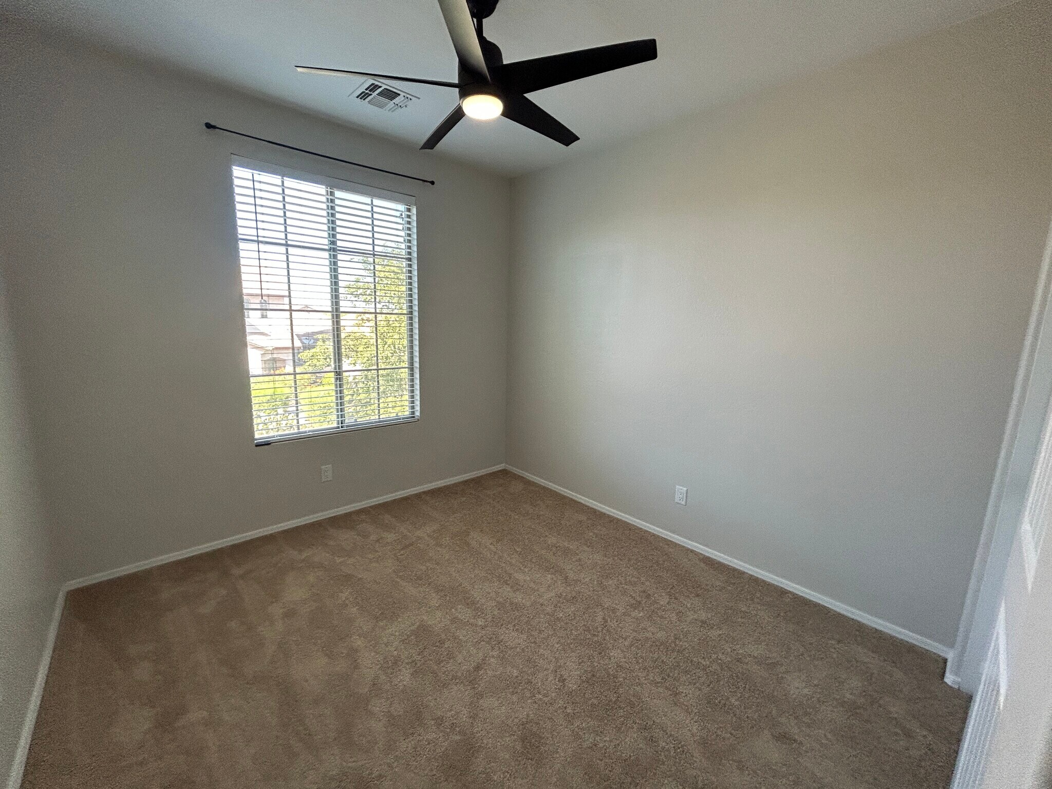 Building Photo - 4123 E Cherry Hills Dr