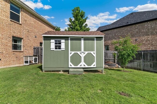 Building Photo - 5601 Fremont Dr