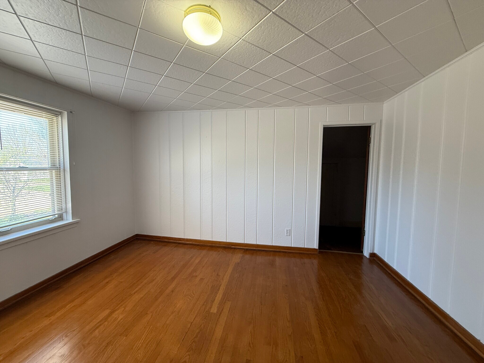Upstairs bedroom - 109 W 9th Ave