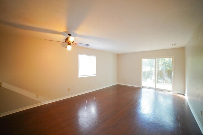 Building Photo - 2739 W Tharpe St