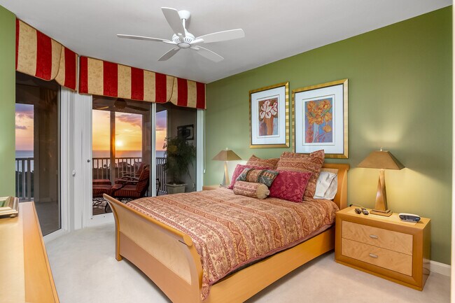Building Photo - 7117 Pelican Bay Blvd