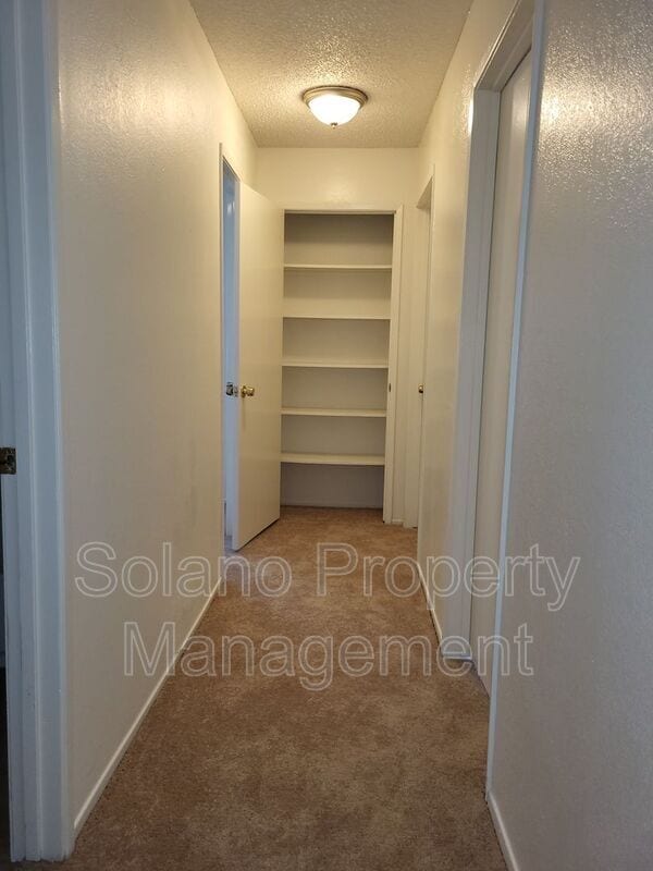 Building Photo - 1801 Rhine Ct