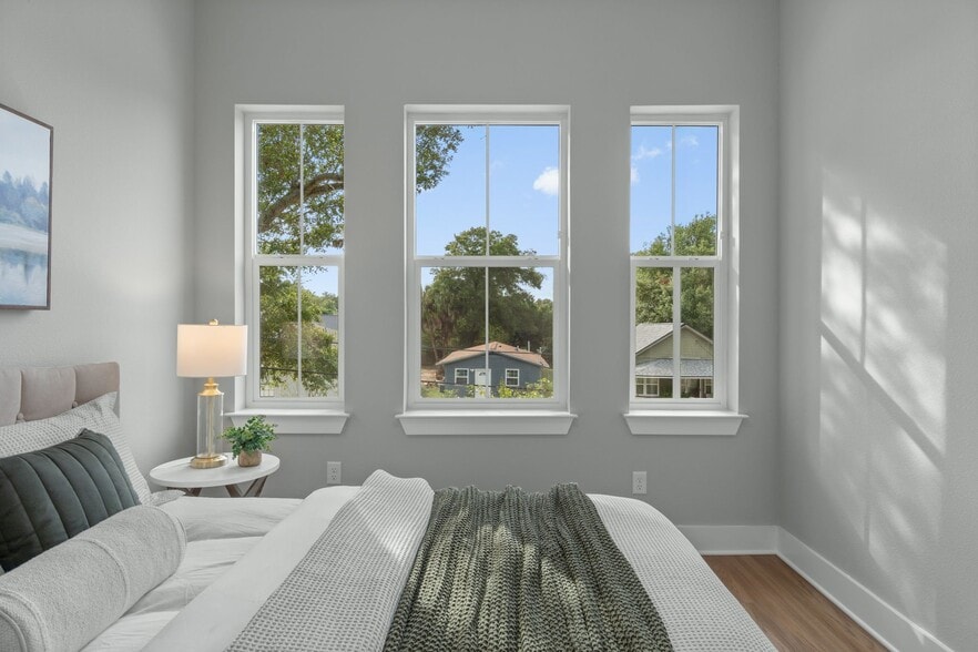 Building Photo - 706 N F St