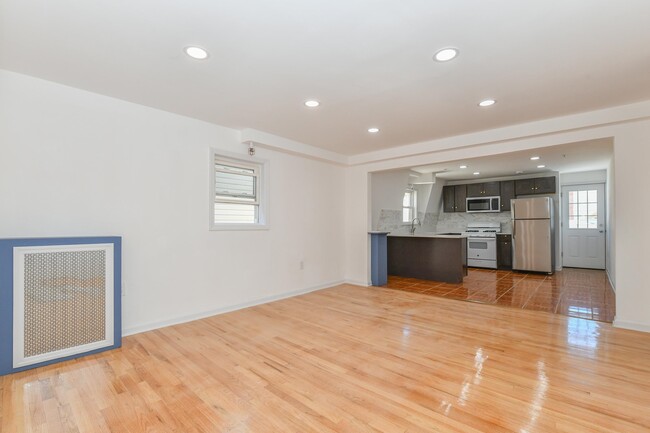 Building Photo - 520 34th St