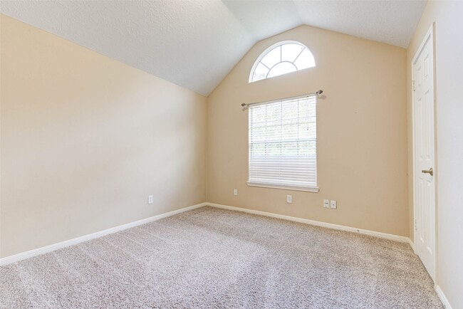 Building Photo - 518 Ellingham Dr