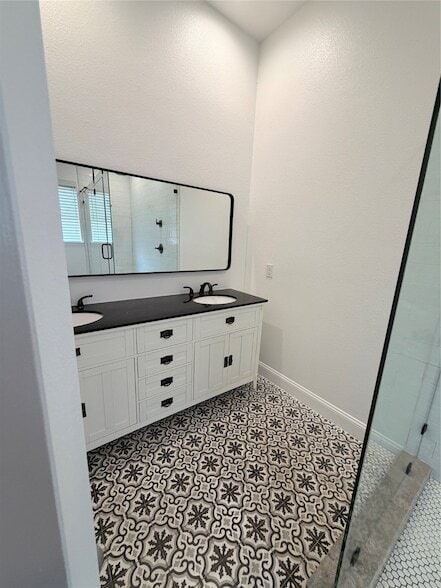 Building Photo - 202 N York St