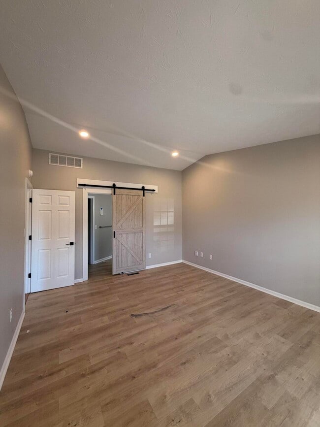 Building Photo - 407 Quail Run Rd