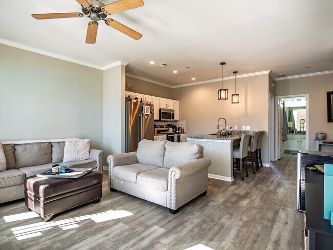 Building Photo - Rowandale