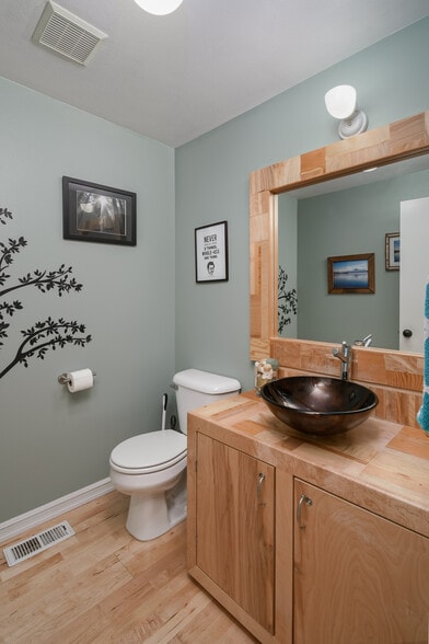 Building Photo - 6705 NE Mallory Ave