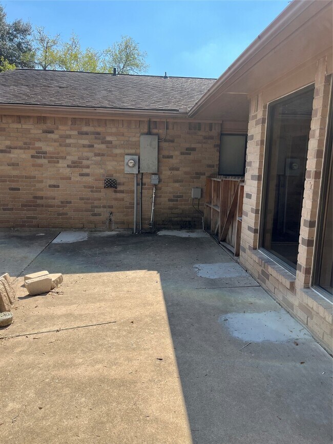 Building Photo - 6735 Blue Ridge Dr