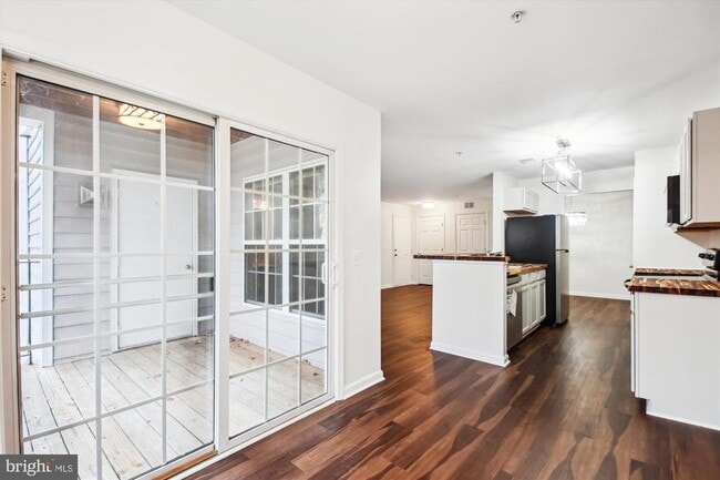 Building Photo - 2155 Scotts Crossing Ct