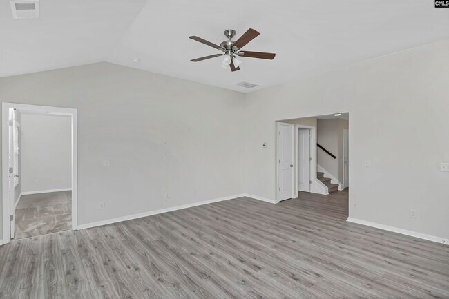 Building Photo - 356 Finch Ln