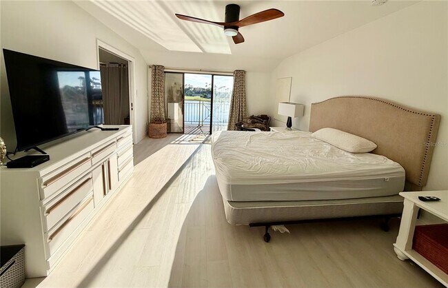 Building Photo - 29230 Bay Hollow Dr