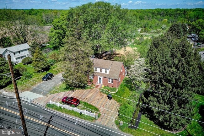 Primary Photo - 760 Village Rd W