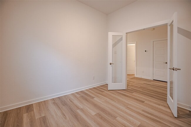 Building Photo - 5810 Sunkissed Dr