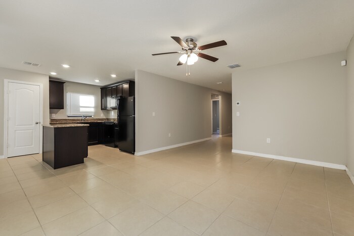 Building Photo - 1113 Brenton Leaf Dr