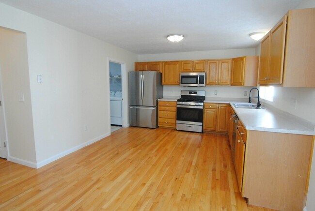 Building Photo - 68 Georgetown Dr