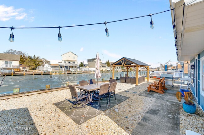 Building Photo - 804 Harbor Rd