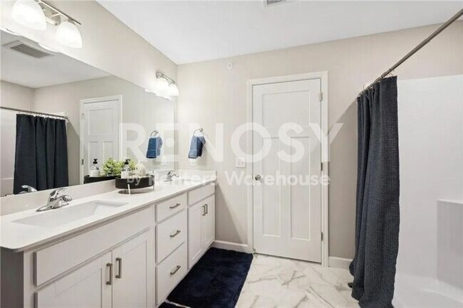 Building Photo - Available July 15th 3 Bedroom 2.5 Bath Townhome in Zimmerman