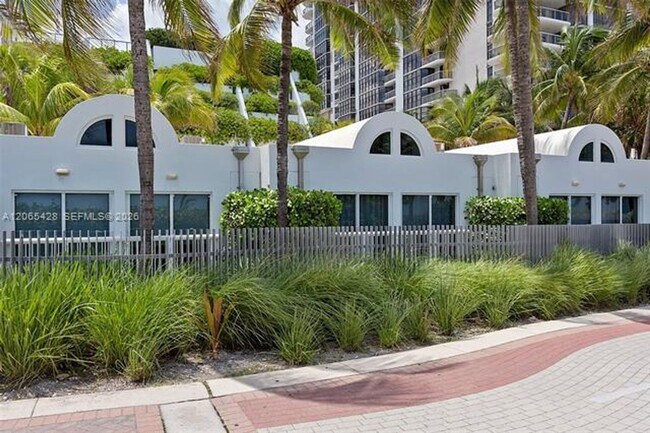 Building Photo - 6365 Collins Ave