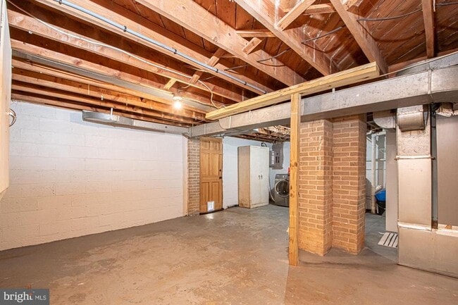Building Photo - 62 S Charles St