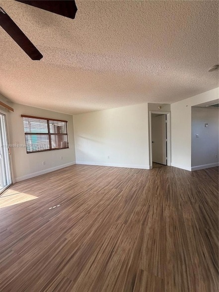 Building Photo - 2646 SE 19th Ct