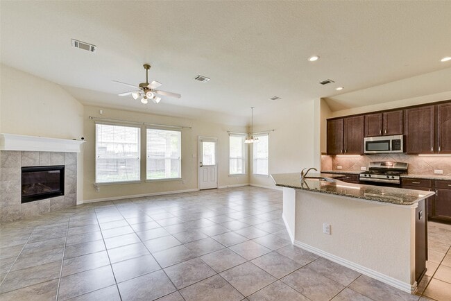 Building Photo - 84 Linnwood Dr