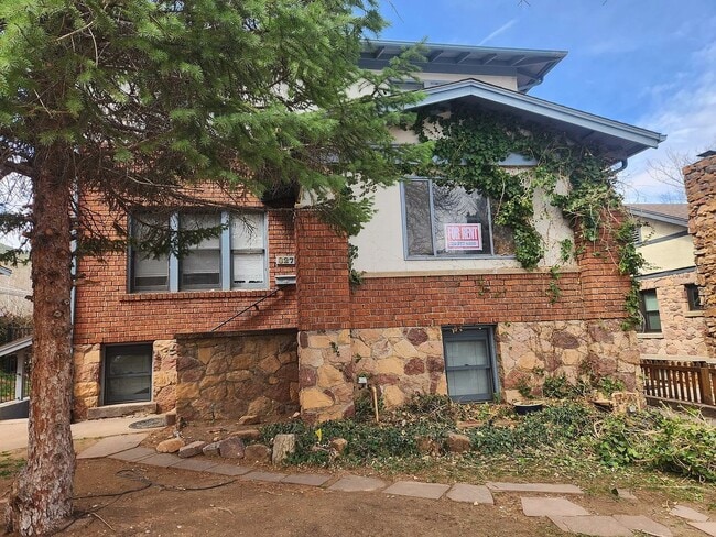 Primary Photo - 3 Bedroom Home on the Hill - AVAILABLE NOW!