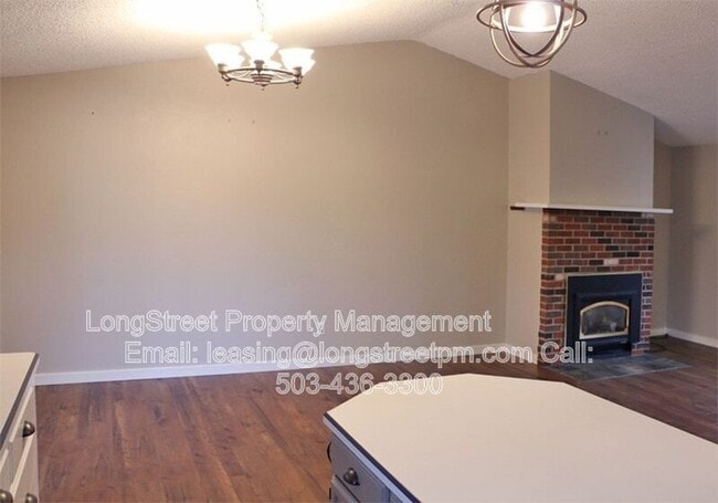 Building Photo - 1692 SW Reed Pl