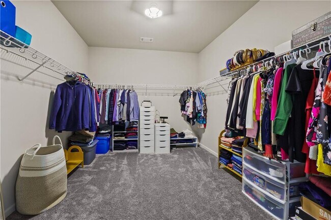 Building Photo - 7057 Br Crk Cv