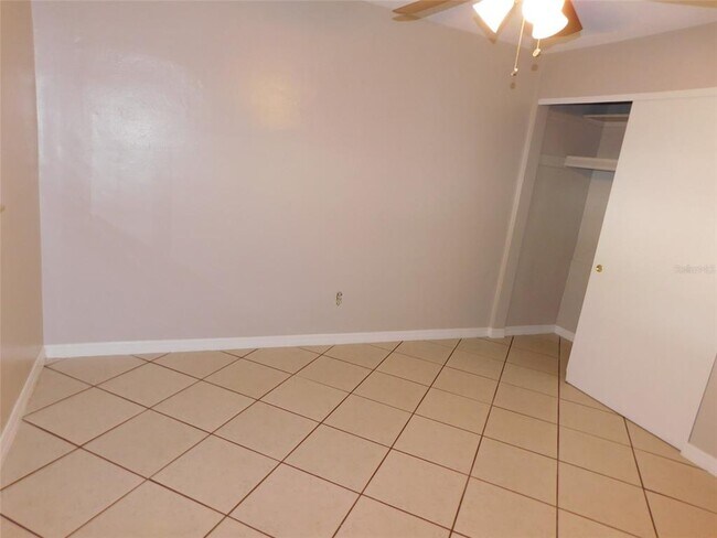 Building Photo - 702 Heritage Ln