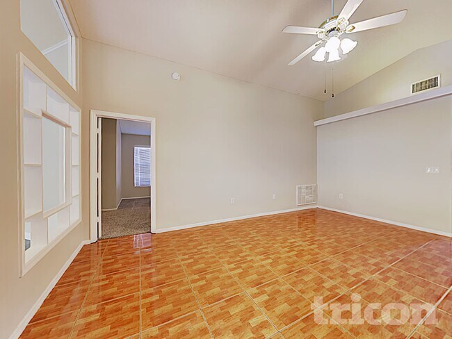 Building Photo - 3910 Creek Woods Dr