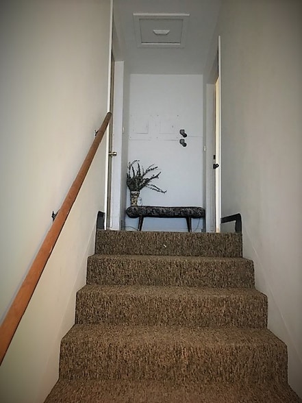 Building Photo - 2470 York Rd