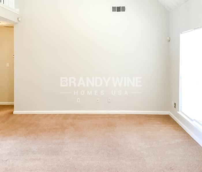Building Photo - 305 Shadetree Ln