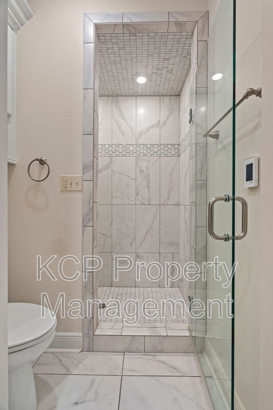 Building Photo - 17 Jeffrey Way