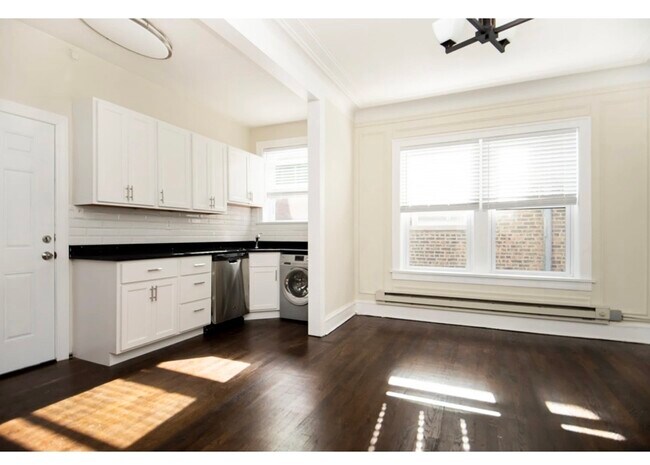 Building Photo - 327 Kedzie St