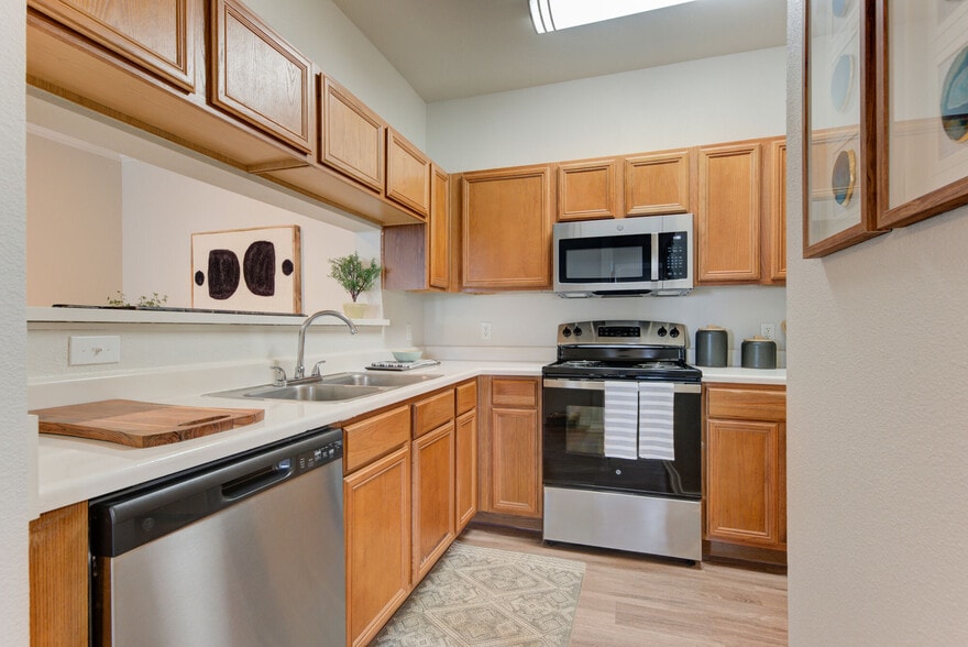 Building Photo - Sendero Ridge