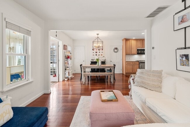 Building Photo - 7 Quincy St