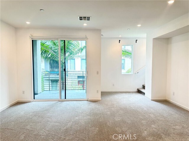 Building Photo - 126 Schick