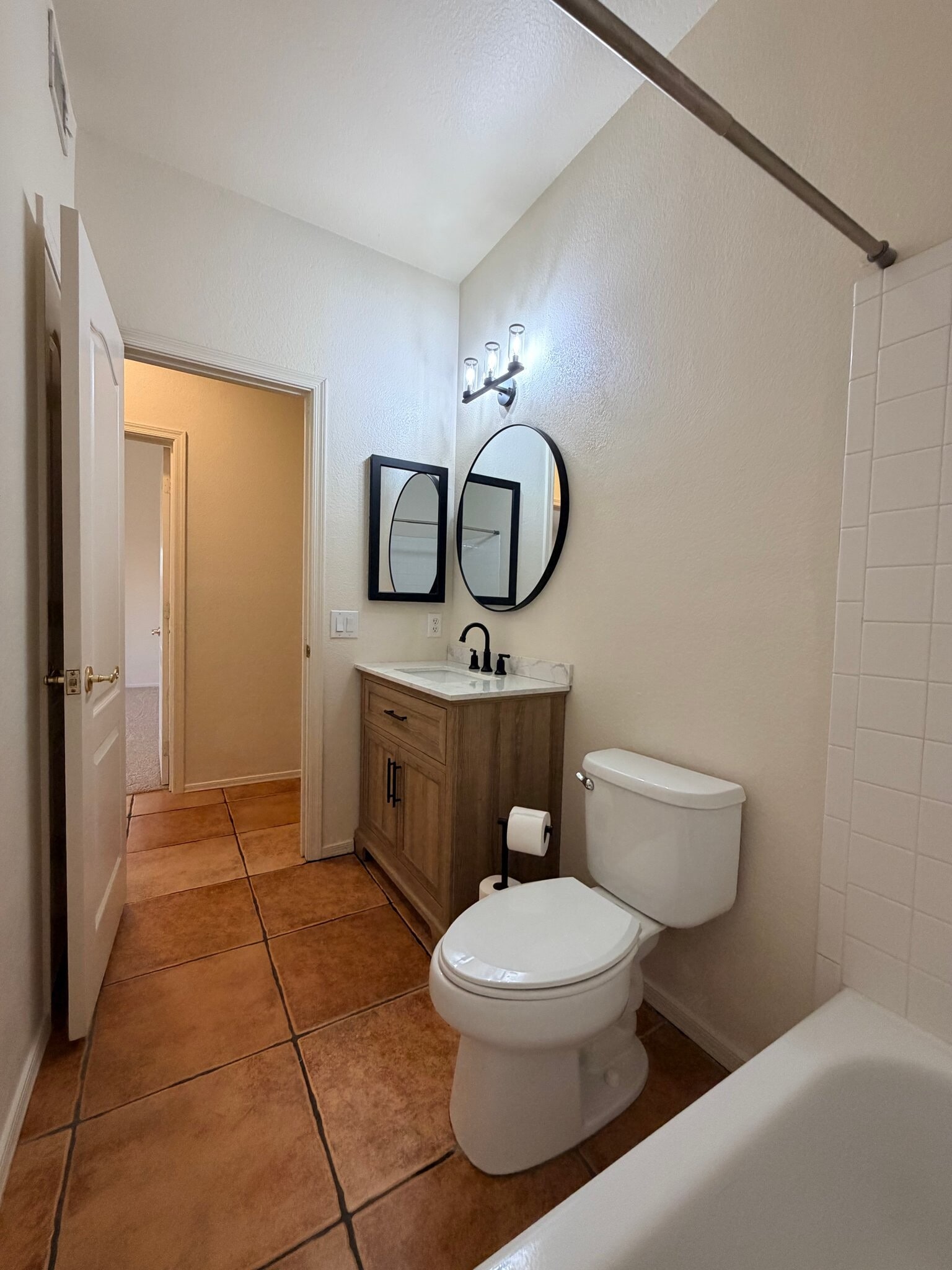 Building Photo - 9005 N Lawndale Dr